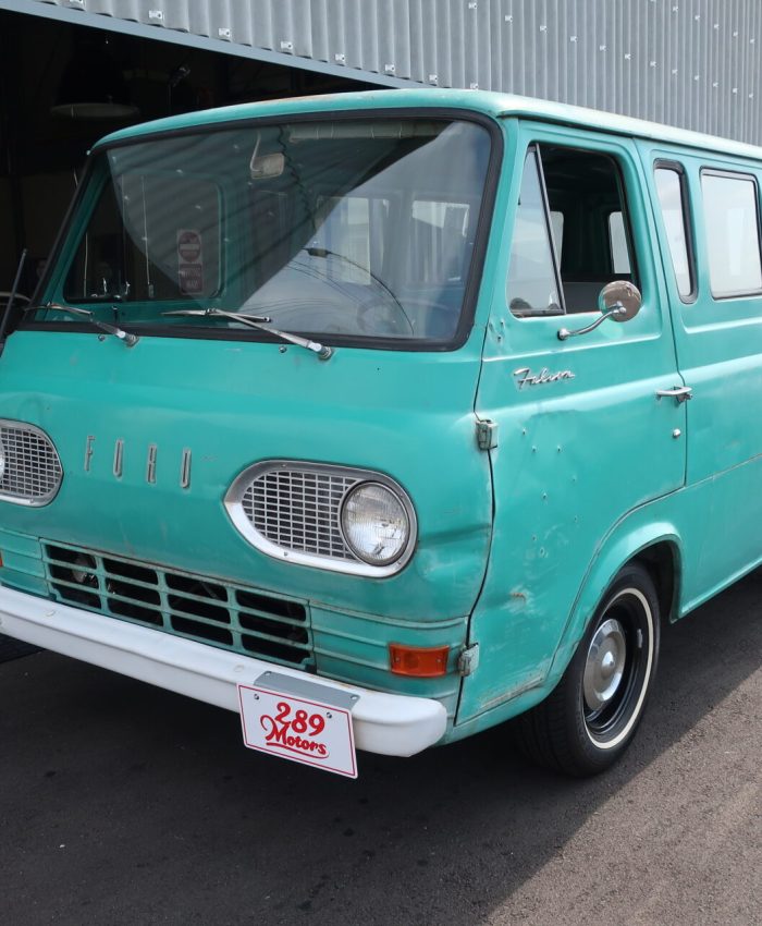 1966年式フォード　ファルコン　エコノライン